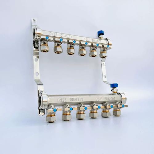 订做全铜一体锻造4路地热分水器 地暖系统的核心配件