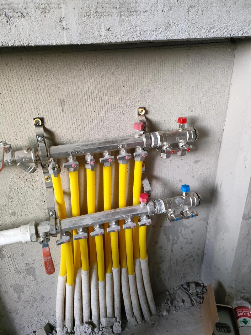 专业视角 分水器增容与地暖系统优化安装全解析